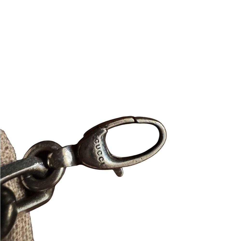 Gucci: Classic Silver Chain link ‘G’ Bracelet - Picture 6 of 8